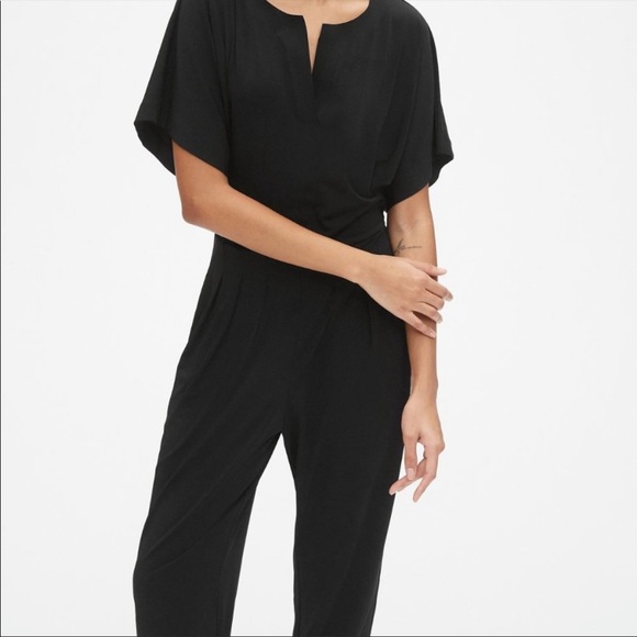 Gap (M) kimono sleeve, cropped, jumpsuit. - Picture 9 of 10